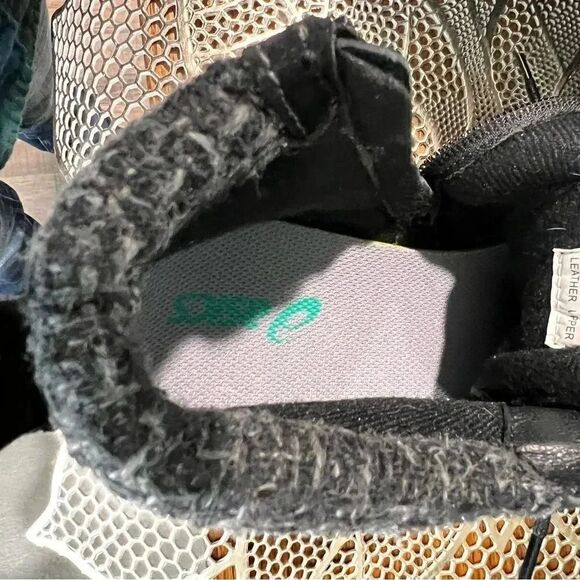 EUC Oasis Black Suede Short Boots Side Zipper Size 8. - Picture 2 of 6